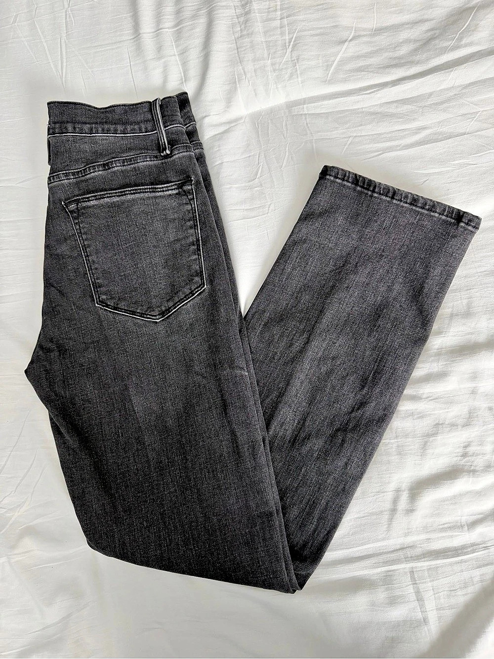 FRAME Le High Straight Leg Jeans in Gray Waist 25